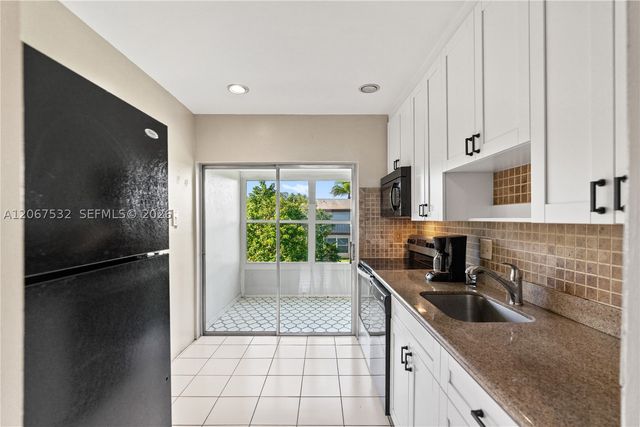 7305 NW 5th Ct 204, Margate, FL 33063