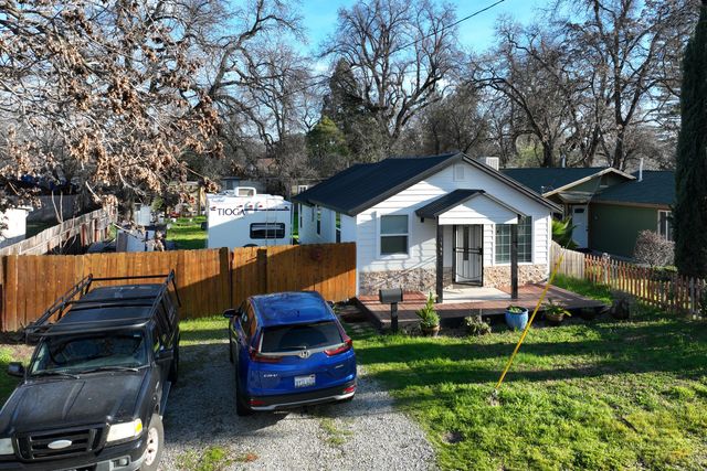 1765 School Street, Anderson, CA 96007