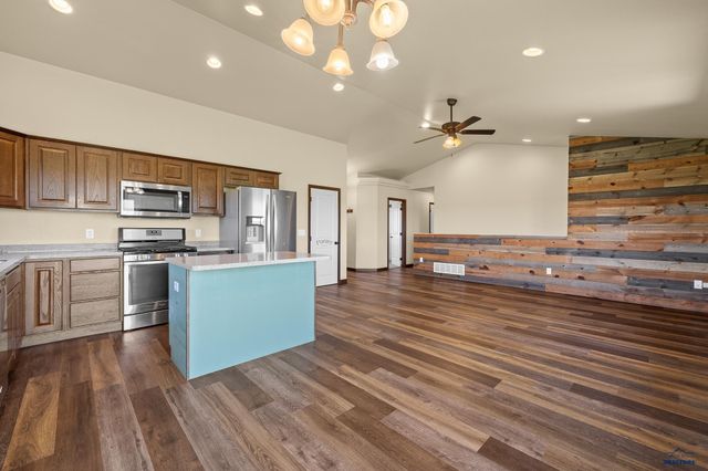 15019 CODY LN, Box Elder, SD 57719