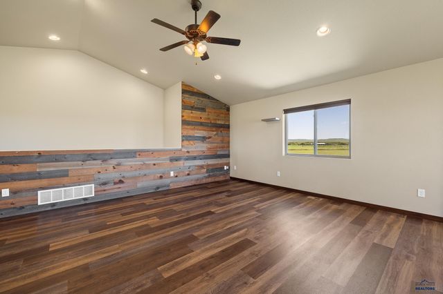 15019 CODY LN, Box Elder, SD 57719