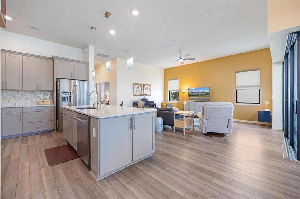 Image 4 of property listing at 6266 CRESTED EAGLE LANE, Nokomis, FL 34275