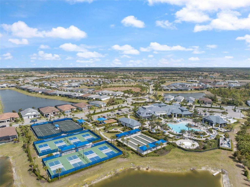 Image 39 of property listing at 6266 CRESTED EAGLE LANE, Nokomis, FL 34275