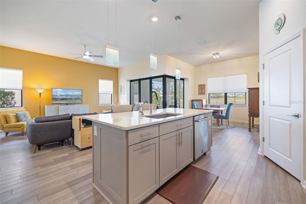 Image 5 of property listing at 6266 CRESTED EAGLE LANE, Nokomis, FL 34275