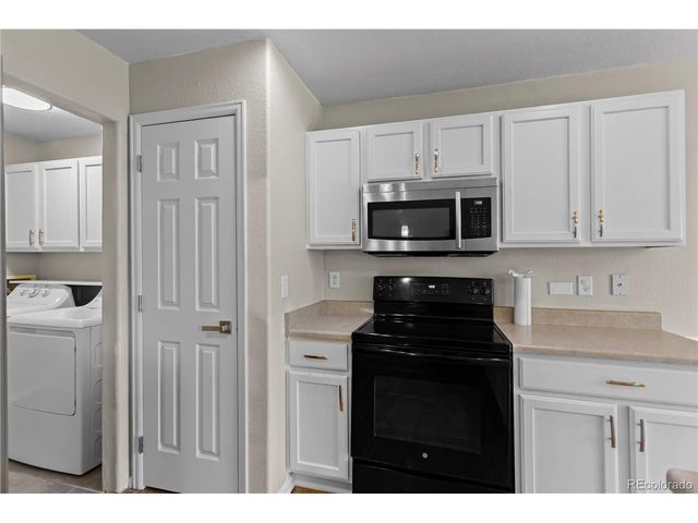 5569 S Quemoy Cir, Aurora, CO 80015