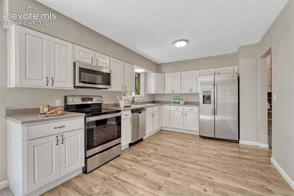 2011 Montezuma Drive, Colorado Springs, CO 80910 — photo 4