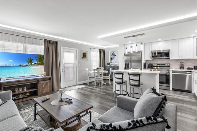 152 Dorset D 152, Boca Raton, FL 33434