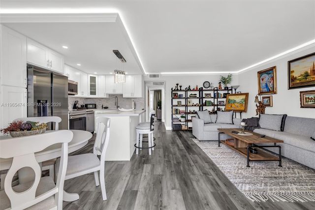 152 Dorset D 152, Boca Raton, FL 33434