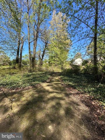 2419 BEACON HILL RD, Alexandria, VA 22306