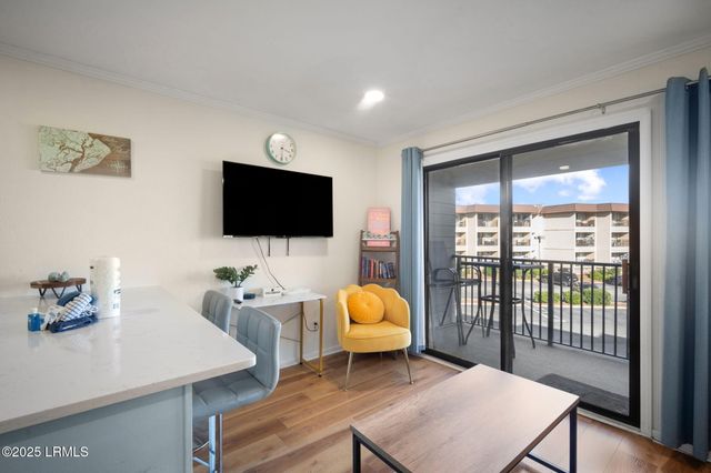 40 Folly Field Rd Apt B205, Hilton Head Island, SC 29928