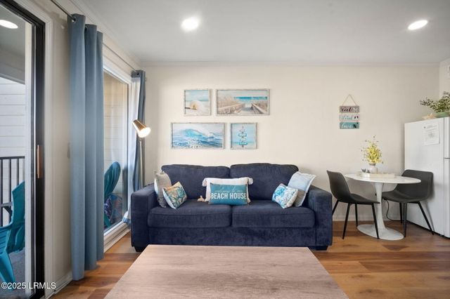 40 Folly Field Rd Apt B205, Hilton Head Island, SC 29928