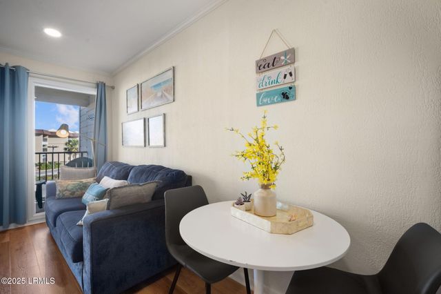 40 Folly Field Rd Apt B205, Hilton Head Island, SC 29928