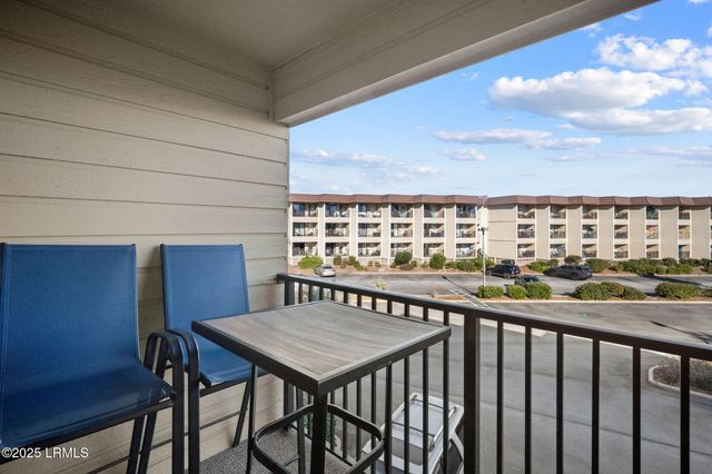 40 Folly Field Rd Apt B205, Hilton Head Island, SC 29928