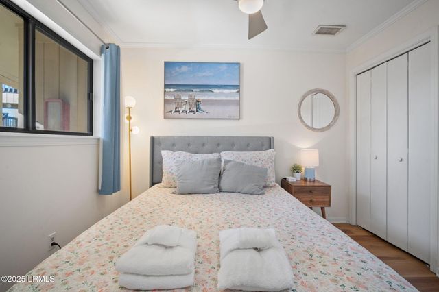 40 Folly Field Rd Apt B205, Hilton Head Island, SC 29928