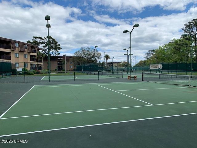 40 Folly Field Rd Apt B205, Hilton Head Island, SC 29928