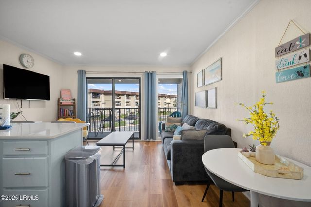 40 Folly Field Rd Apt B205, Hilton Head Island, SC 29928