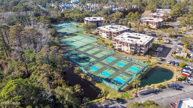 40 Folly Field Rd Apt B205, Hilton Head Island, SC 29928