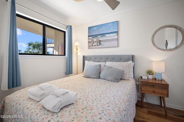 40 Folly Field Rd Apt B205, Hilton Head Island, SC 29928