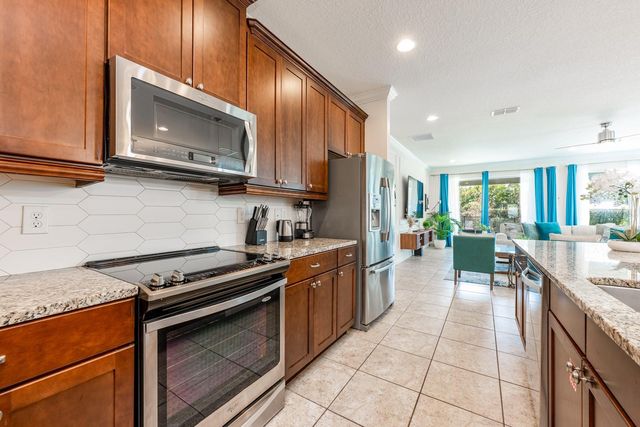 111 LASSO DRIVE, Kissimmee, FL 34747