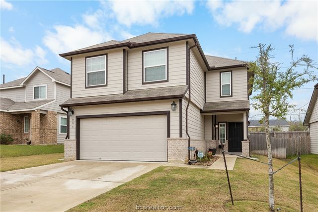 984 Crossing Drive, Bryan, TX 77803