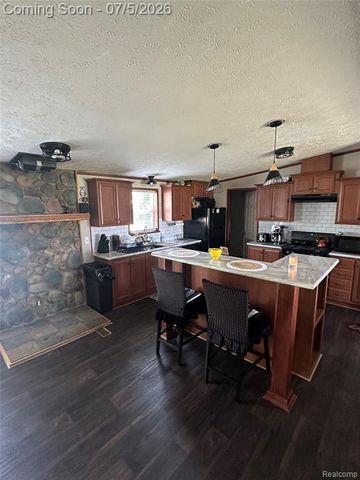 11211 Nearbrook Court, South Lyon, MI 48178