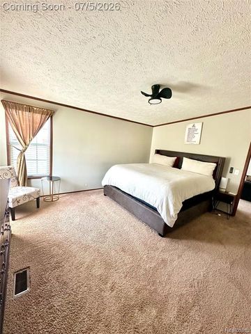 11211 Nearbrook Court, South Lyon, MI 48178