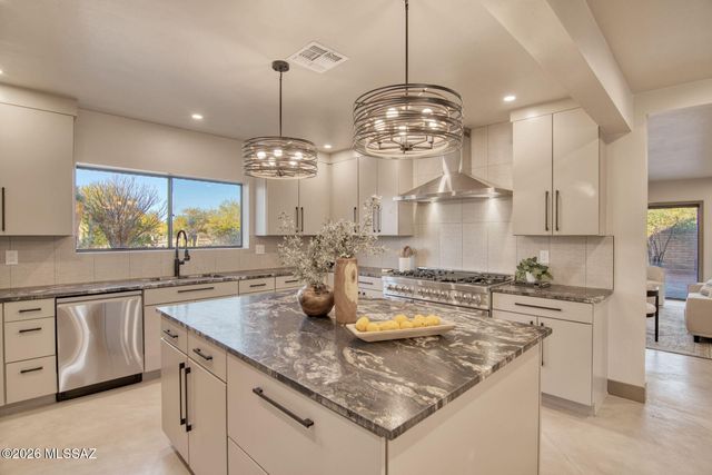 771 W Giaconda Way, Tucson, AZ 85704