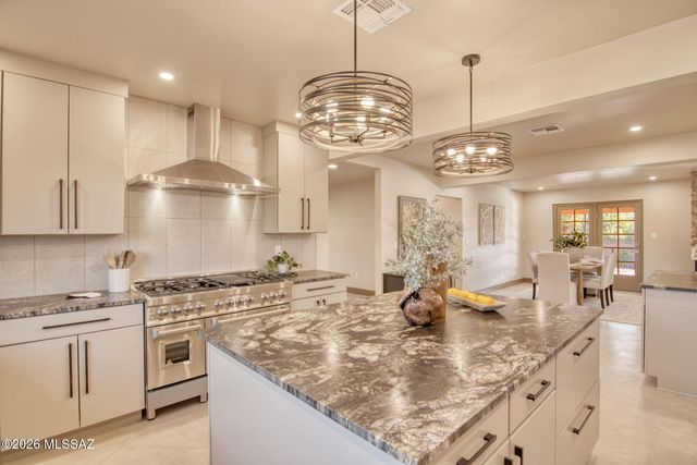 771 W Giaconda Way, Tucson, AZ 85704