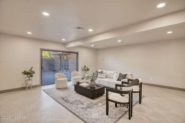 771 W Giaconda Way, Tucson, AZ 85704