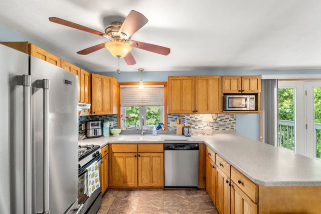 128 Orton St Ext, Worcester, MA 01604