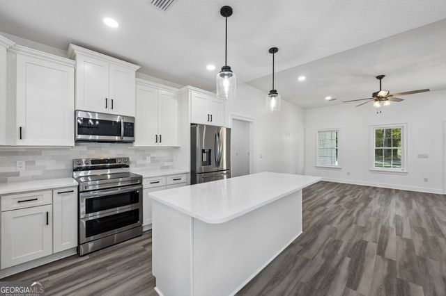 215 McQueen Street, Folkston, GA 31537