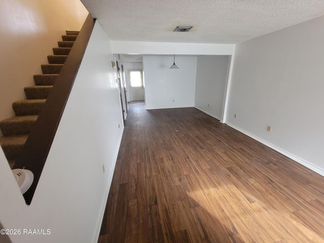 201 High Meadows Boulevard 208, Lafayette, LA 70507