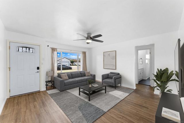 418 Manor Dr, El Cajon, CA 92020