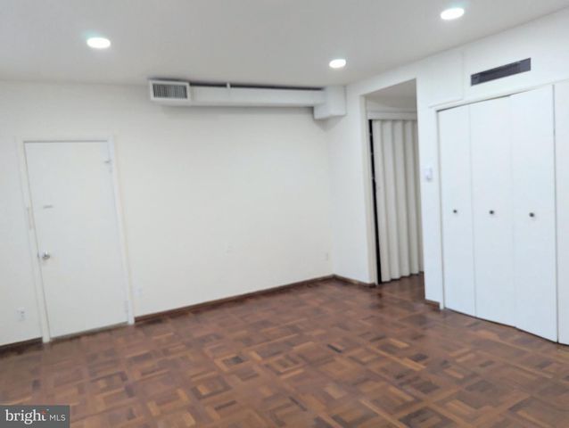 1545 W PASSYUNK AVE, Philadelphia, PA 19145