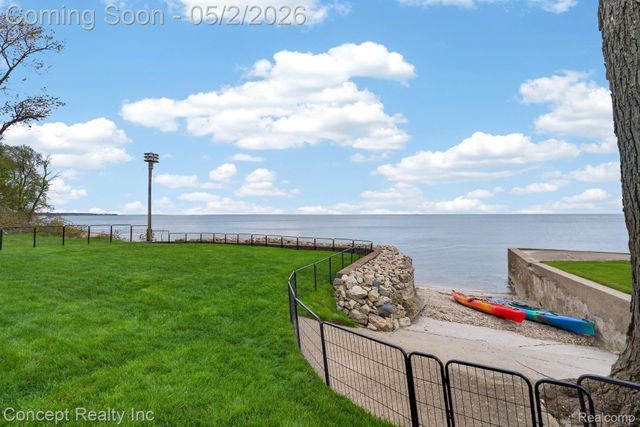 4720 Long Road, Frenchtown Township, MI 48166