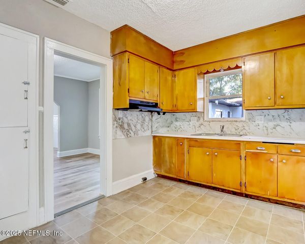 28 W 35TH Street, Jacksonville, FL 32206