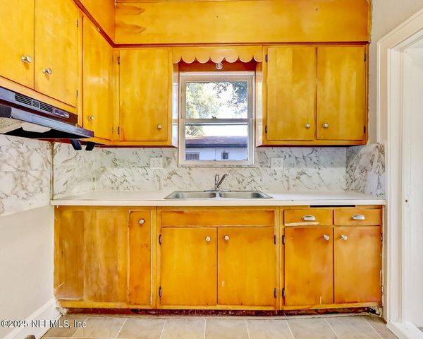 28 W 35TH Street, Jacksonville, FL 32206