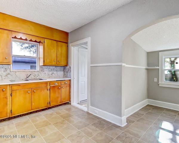 28 W 35TH Street, Jacksonville, FL 32206