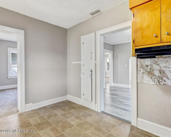 28 W 35TH Street, Jacksonville, FL 32206