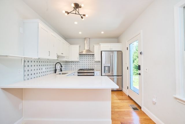 15 Clark St, Winchester, MA 01890