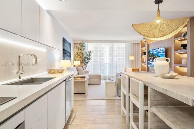 102 24th Street 1213, Miami Beach, FL 33139