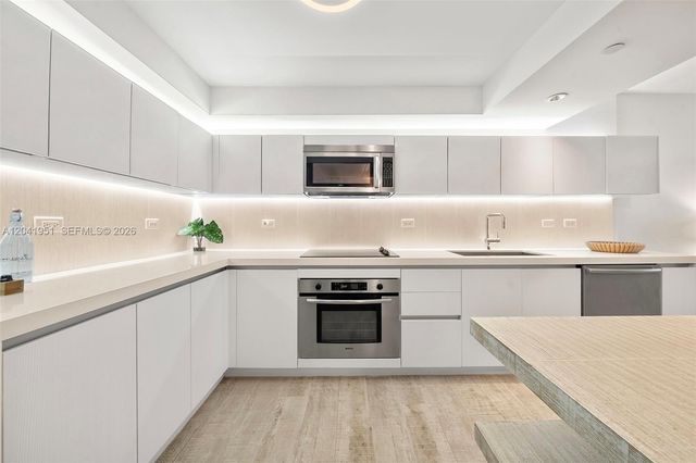 102 24th Street 1213, Miami Beach, FL 33139