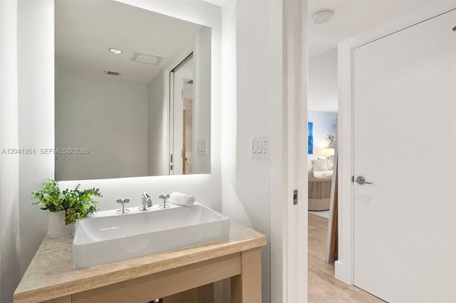102 24th Street 1213, Miami Beach, FL 33139