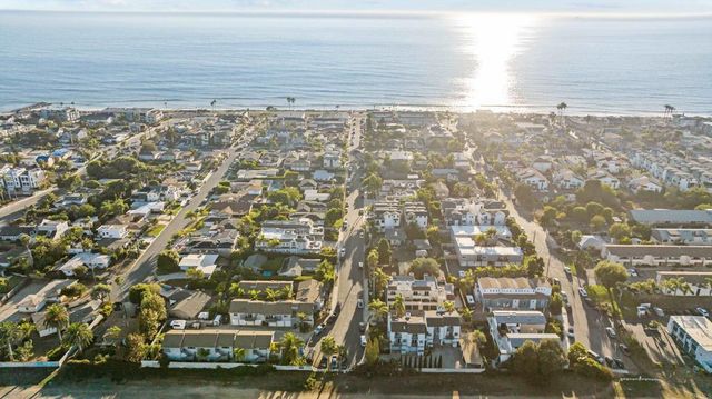 368 Hemlock Ave, Carlsbad, CA 92008