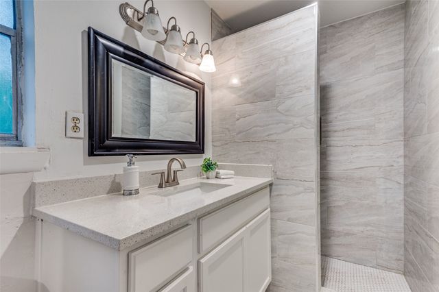 606 Quiram Lane, Kemp, TX 75143