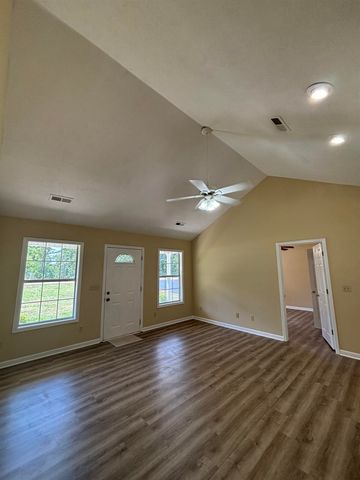 1246 HIGH SCHOOL RD, Selmer, TN 38375