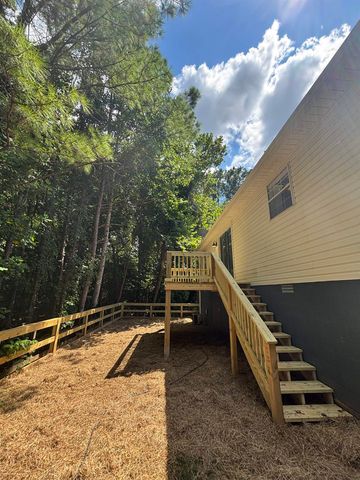 1246 HIGH SCHOOL RD, Selmer, TN 38375