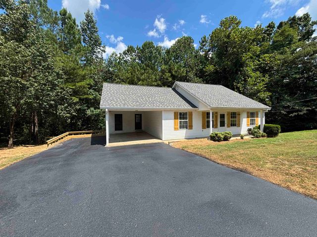 1246 HIGH SCHOOL RD, Selmer, TN 38375