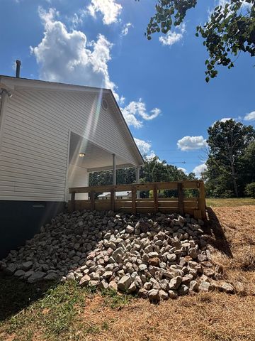 1246 HIGH SCHOOL RD, Selmer, TN 38375