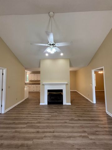 1246 HIGH SCHOOL RD, Selmer, TN 38375