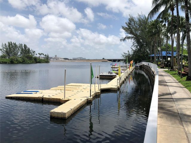 5085 NW 7th St 811, Miami, FL 33126